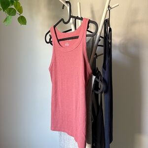 Moving Sale! 5 Tank Top Bundle (American Eagle, Gap)